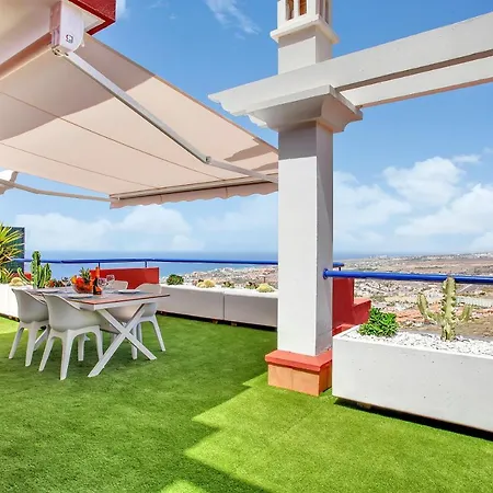 Apartment Wonderful View, Huge Terrace Solarium, Private Parking