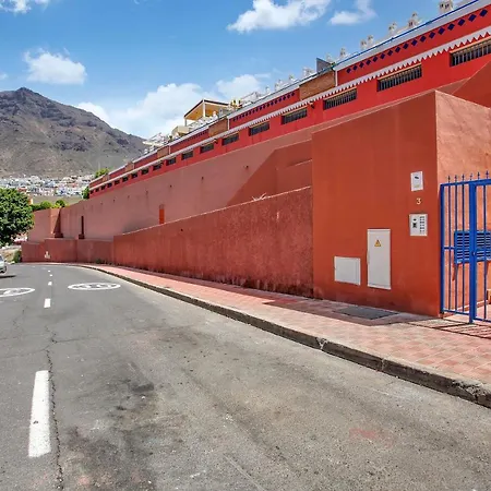 Wonderful View, Huge Terrace Solarium, Private Parking Apartment *