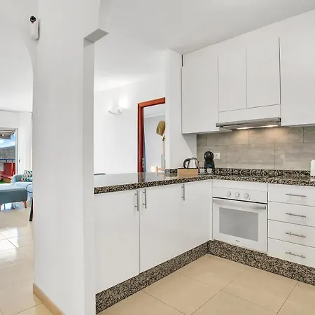 Wonderful View, Huge Terrace Solarium, Private Parking Apartment *