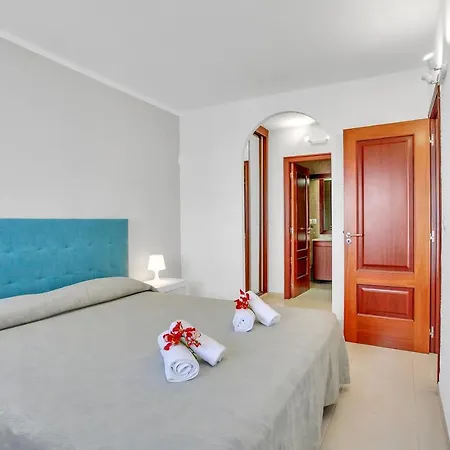 Wonderful View, Huge Terrace Solarium, Private Parking